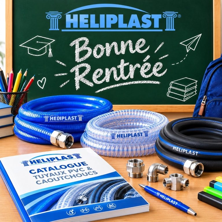 HELIPLAST vous souhaite une bonne rentrée : tuyaux PVC et caoutchouc, raccords et catalogue devant un tableau d'école